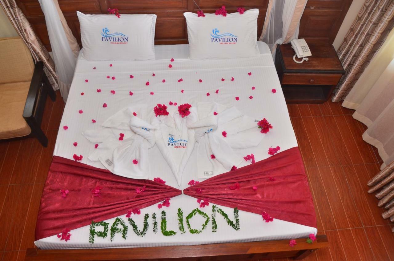 Pavilion Holiday Resort Bamburi Exteriör bild